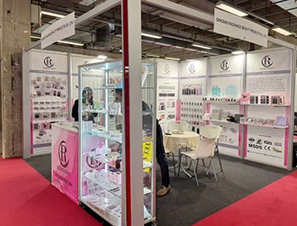 تسليط الضوء على Radiance Beauty قبل-الرموش العنقودية اللاصقة في Cosmoprof Bol...